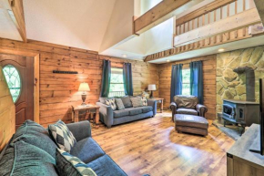 Cozy Newland Cabin with Deck, Fire Pit and Grill!, Newland